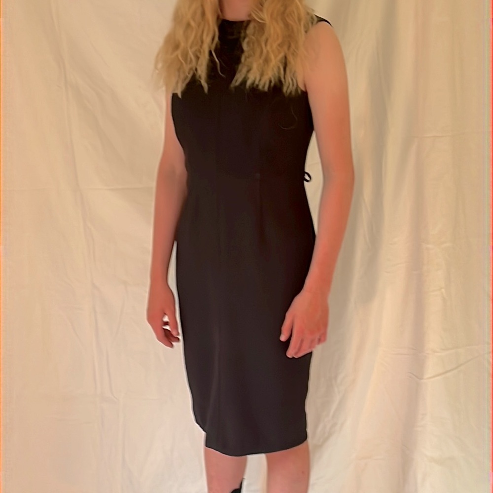 BLACK KNEE-LENGTH DRESS